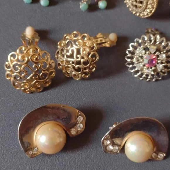 Earrings - Picture 2 of 4